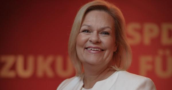 A német kormány támogatja az AfD betiltásáért utcára vonuló civileket!