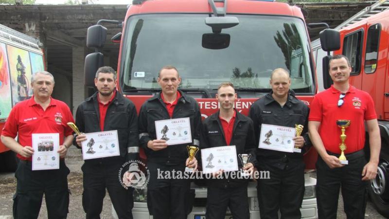 Füstfelhők között kutattak, alkottak és lángokat hűtöttek.