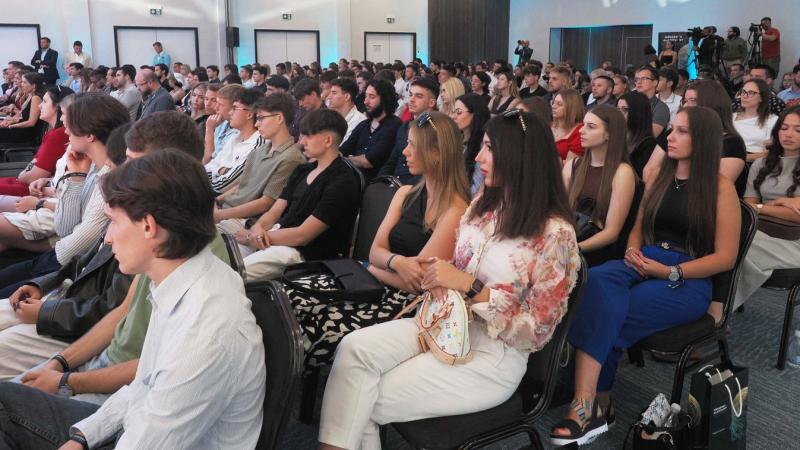 IX. Mészáros Alapítvány Konferencia: Az alapítvány célja, hogy támogassa a fiatalokat a munkaerőpiacon való elhelyezkedésben.