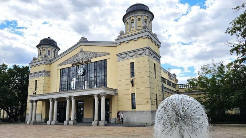 Szomorú baleset következtében késlekedhetnek a csabai vonatok.