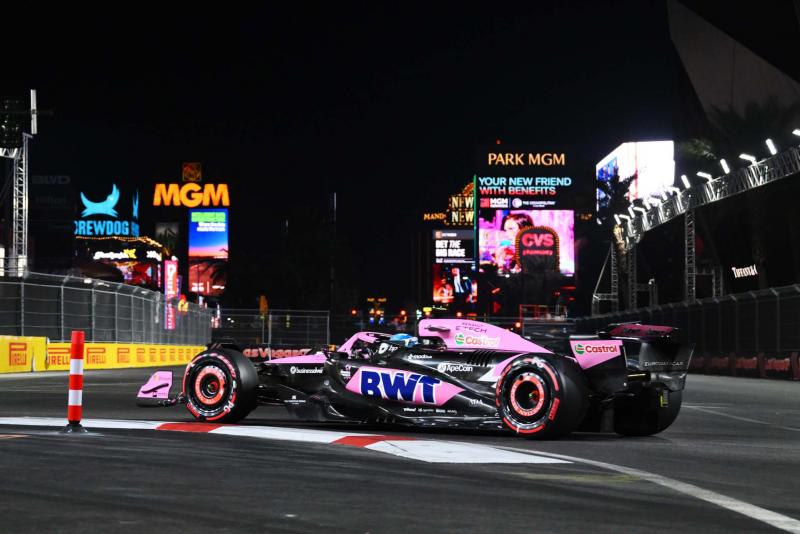 Az F1-es Las Vegas-i Nagydíj rajtrácsának izgalma – F1VILÁG.HU

Az F1-es Las Vegas-i Nagydíj rajtrácsa a motorsport világának egyik legvonzóbb látványossága. A neonfényekkel és fényűző környezettel övezett versenypálya különleges atmoszférát teremt, amely