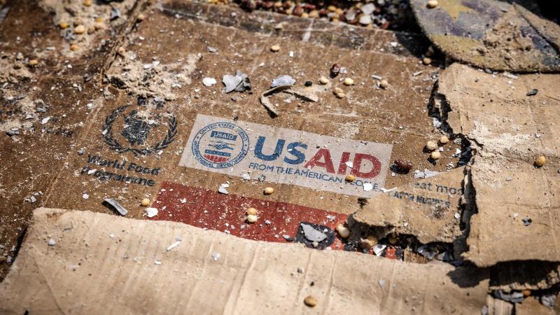 A Trump-adminisztráció alatt a USAID programjainak 90%-át leállították, ami összesen 54 milliárd dollárnyi támogatás visszavonását jelenti.