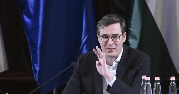 Karácsony Gergely véleménye szerint május elseje a munkavállalók és a közszolgáltatások hőseinek ünneplésére szolgál.