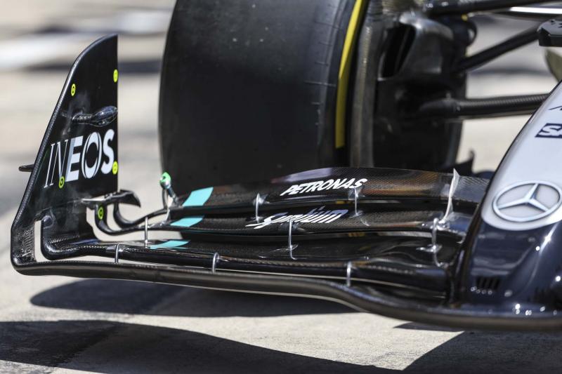 Új szabályok várhatóak az F1 világában, és a Mercedes már most felkészült a változásokra. A csapat stratégiai tervezése révén próbálnak előnyre szert tenni a versenypályán. Az F1VILÁG.HU cikke szerint a Mercedes innovatív megoldásokkal igyekszik alkalmazk