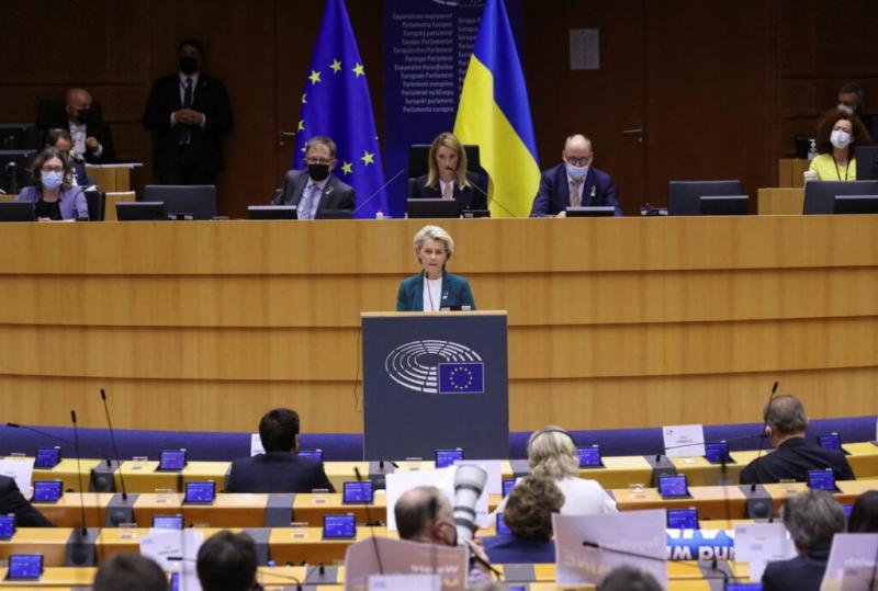 Brüsszel a legszigorúbb szankciókat vezette be Oroszország ellen, ezzel újabb lépést tett a nemzetközi feszültségek kezelésében.