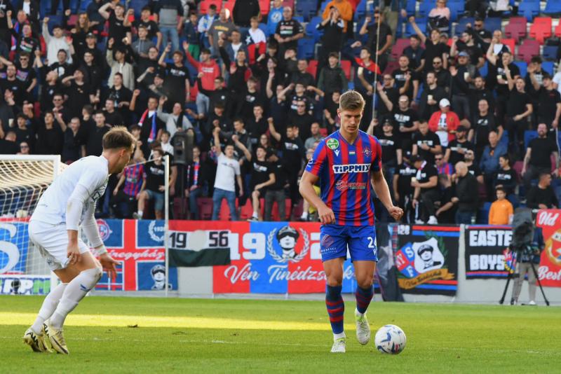 Feszült összecsapás zajlott Nyíregyházán, amely a gól nélküli döntetlennel zárult, ezzel pedig véget ért az OTP Bank Liga idei szezonja. Az izgalmas mérkőzés mindkét csapat számára sokat jelentett, de a kapusok remek teljesítménye megakadályozta a gólok m