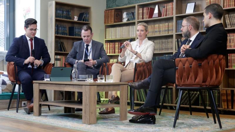 Az AfD elnöke Budapesten: Az emberek döntési jogának visszaállítása elengedhetetlen!