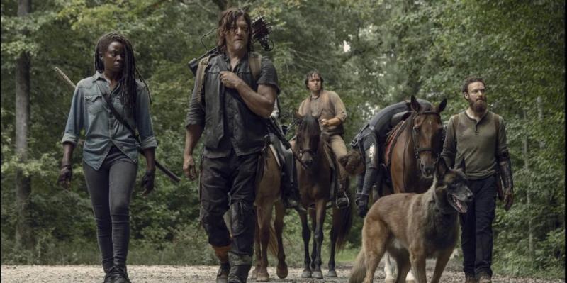 Ha a The Walking Dead világában érzed otthon magad, íme hat izgalmas sorozatötlet, amelyek biztosan lekötnek majd:

1. **Zombik és szövetségek**: Egy új világban, ahol a túlélők különböző csoportokra oszlanak, a történet középpontjában a szövetségek és ár