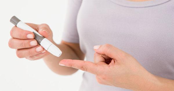 A 2-es típusú cukorbetegségből elvileg kialakulhat inzulinfüggő diabétesz, de ez nem a leggyakoribb eset. A 2-es típusú cukorbetegség kezdetben általában inzulinrezisztenciával jár, ami azt jelenti, hogy a szervezet sejtjei nem reagálnak megfelelően az in