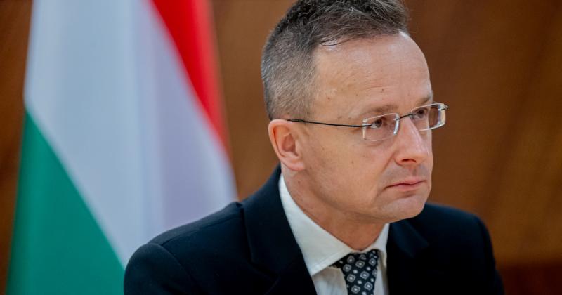 Szijjártó Péter: Brüsszel behódolt Kijevnek.