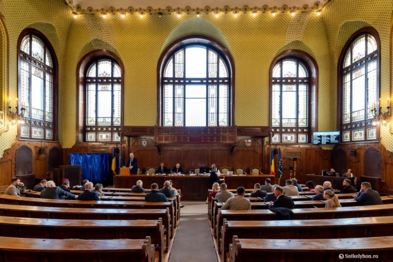 Maros megye önkormányzata jóváhagyta az első jelentős kölcsön felvételét, amely új lehetőségeket nyit meg a régió fejlődése előtt.