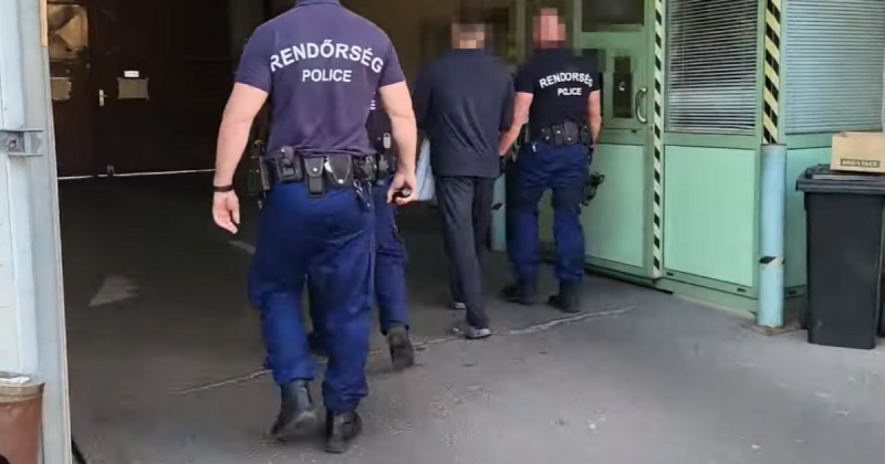 A rendőrség lecsapott egy ukrán-magyar kibercsaló csoport tagjaira, akik több száz millió forintos kárt okoztak. Az akció célja a bűnszervezet működésének megfékezése és az érintett károsultak védelme volt.