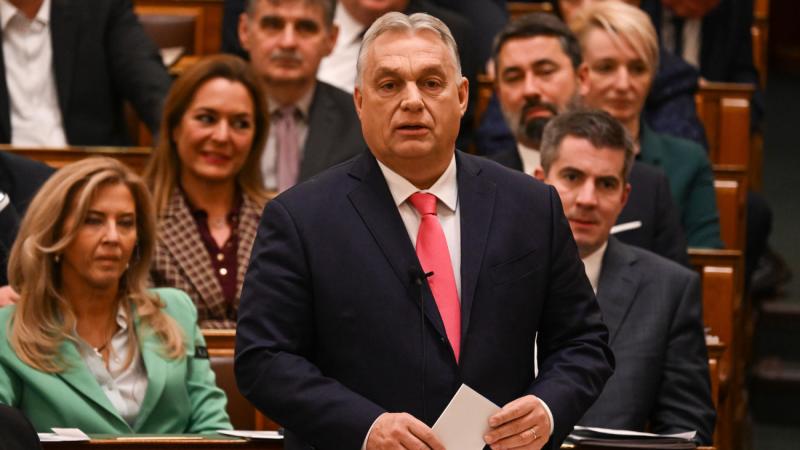 A Századvég legfrissebb felmérése szerint a lakosság többsége továbbra is Orbán Viktort tekinti a legmegfelelőbb személynek a miniszterelnöki posztra.