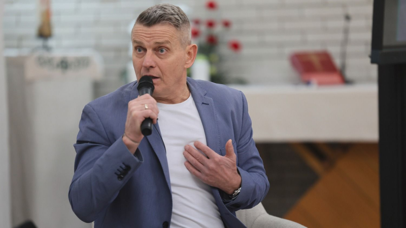 Tíz évvel a halál küszöbén - Rékasi Károly végre megszólalt, és megtörte a csendet.