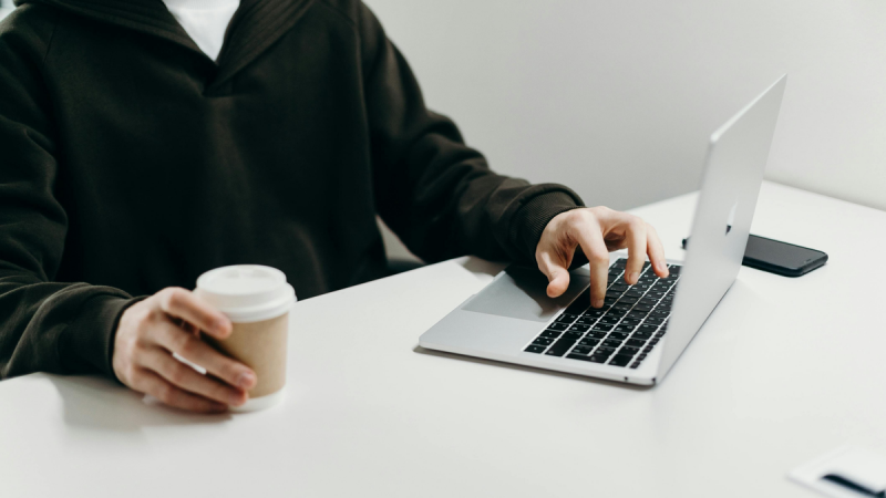 Az online randizás 2025-ben tényleg olyan nehézségekkel jár, mint amilyeneket sokan emlegetnek? Egy férfi nyíltan megosztja tapasztalatait!
