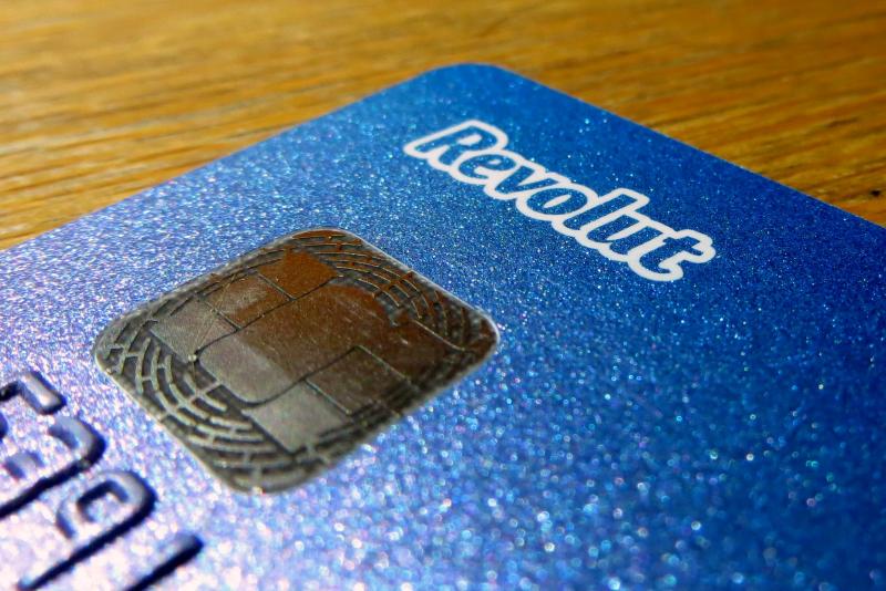 **A Revolut születése: Egy 10 éves pitch deck kalandja** | FinTechRadar

A Revolut története egy igazi innovációs mese, amely 2015-ben kezdődött, amikor a fintech világ még gyerekcipőben járt. A cég alapítói, Nikolay Storonsky és Vlad Yatsenko, egy olyan 