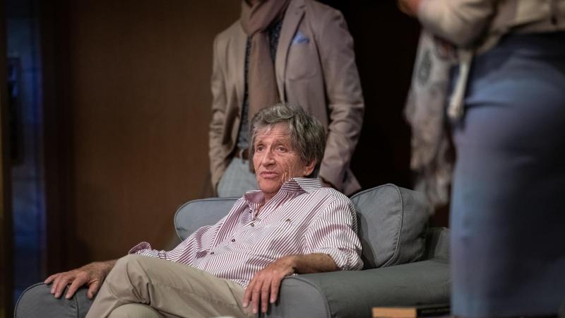 Kern Andrásnak a Széll Kálmán téren is sikerült a járdán parkolóhelyet találni.