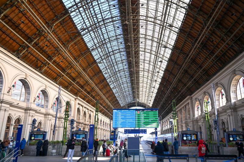 Több vágány is leállt a Keleti pályaudvaron.