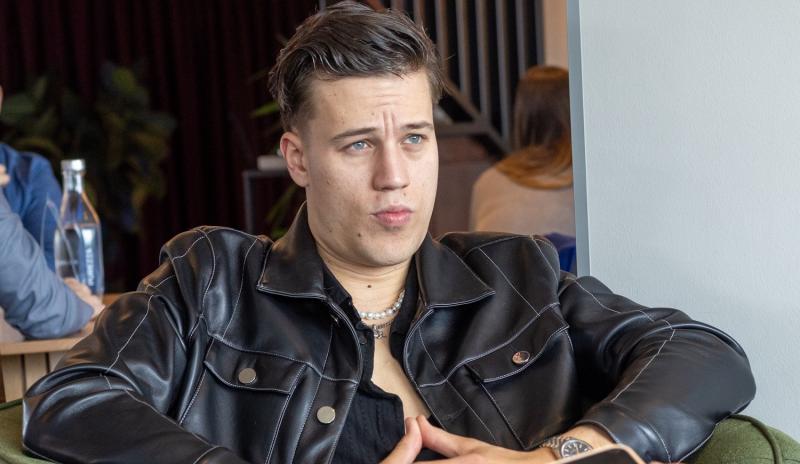 A rendőrség nyomozást indított T. Danny és párja ellen kábítószerrel kapcsolatos ügyben.